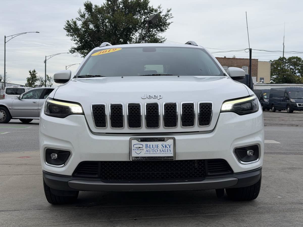 Used 2019 Jeep Cherokee Limited w/ Trailer Tow Group AWD/4WD image 2