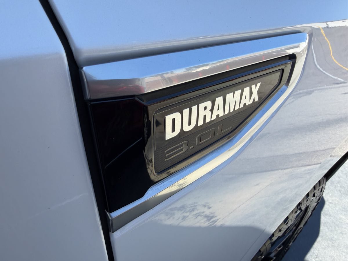 Used 2023 GMC Yukon Denali AWD/4WD image 32