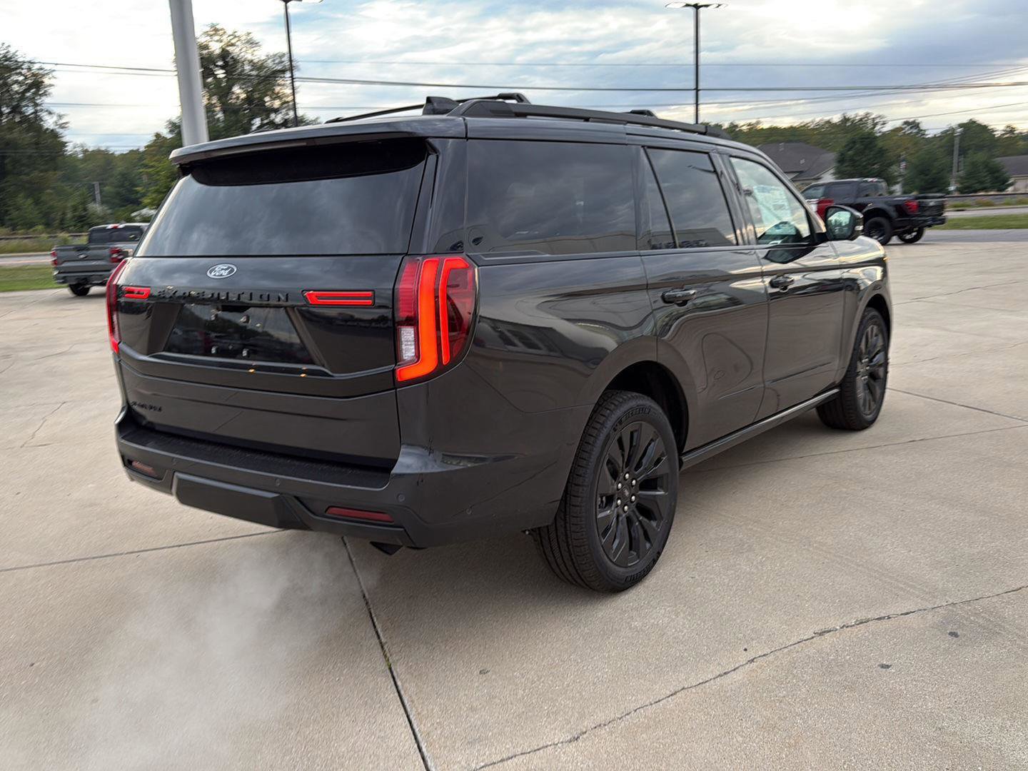 New 2025 Ford Expedition Platinum w/ Stealth Appearance Package image 5