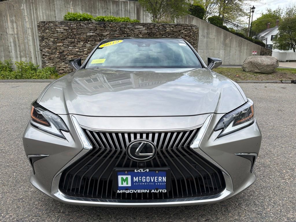 Used 2019 Lexus ES 350 Ultra Luxury w/ Accessory Package 2 FWD image 7