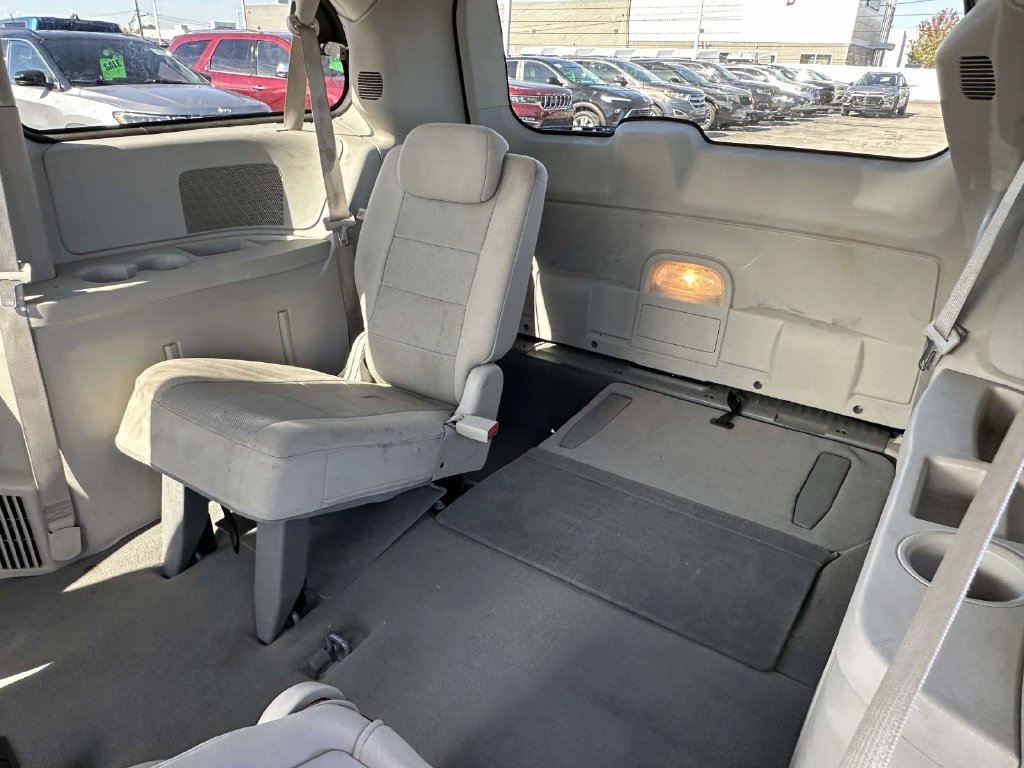 Used 2008 Dodge Grand Caravan SXT FWD image 10