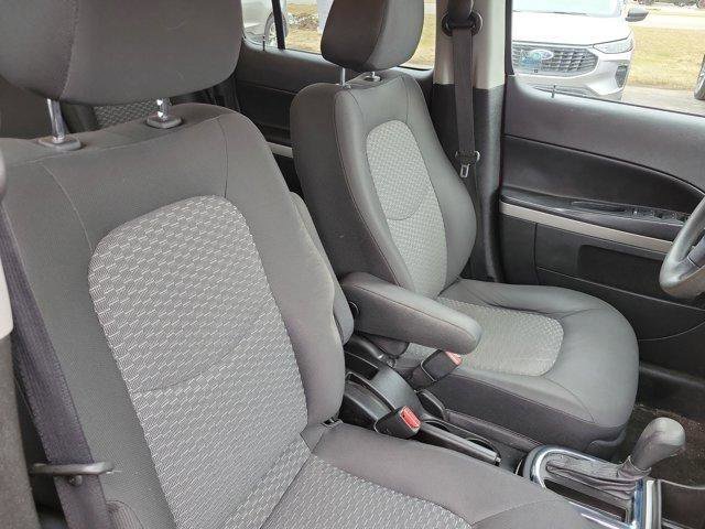 Used 2010 Chevrolet HHR LT image 28