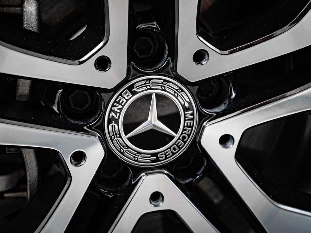 Certified 2025 Mercedes-Benz GLA 250 4MATIC image 8