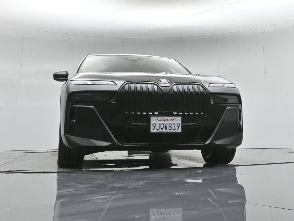 Used 2023 BMW 740i w/ Parking Assistance Package image 49