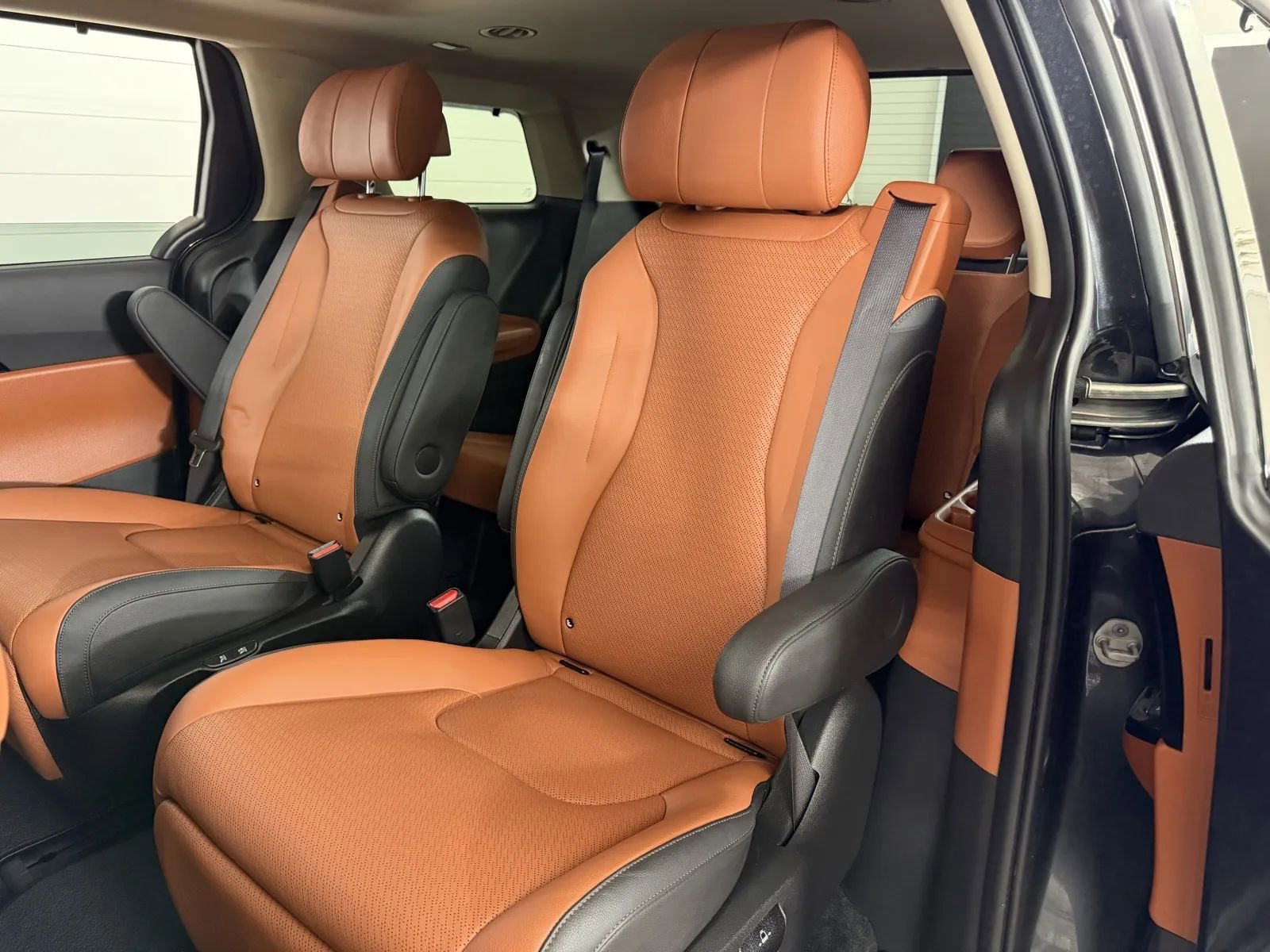 Used 2024 Kia Carnival SX Prestige FWD image 39