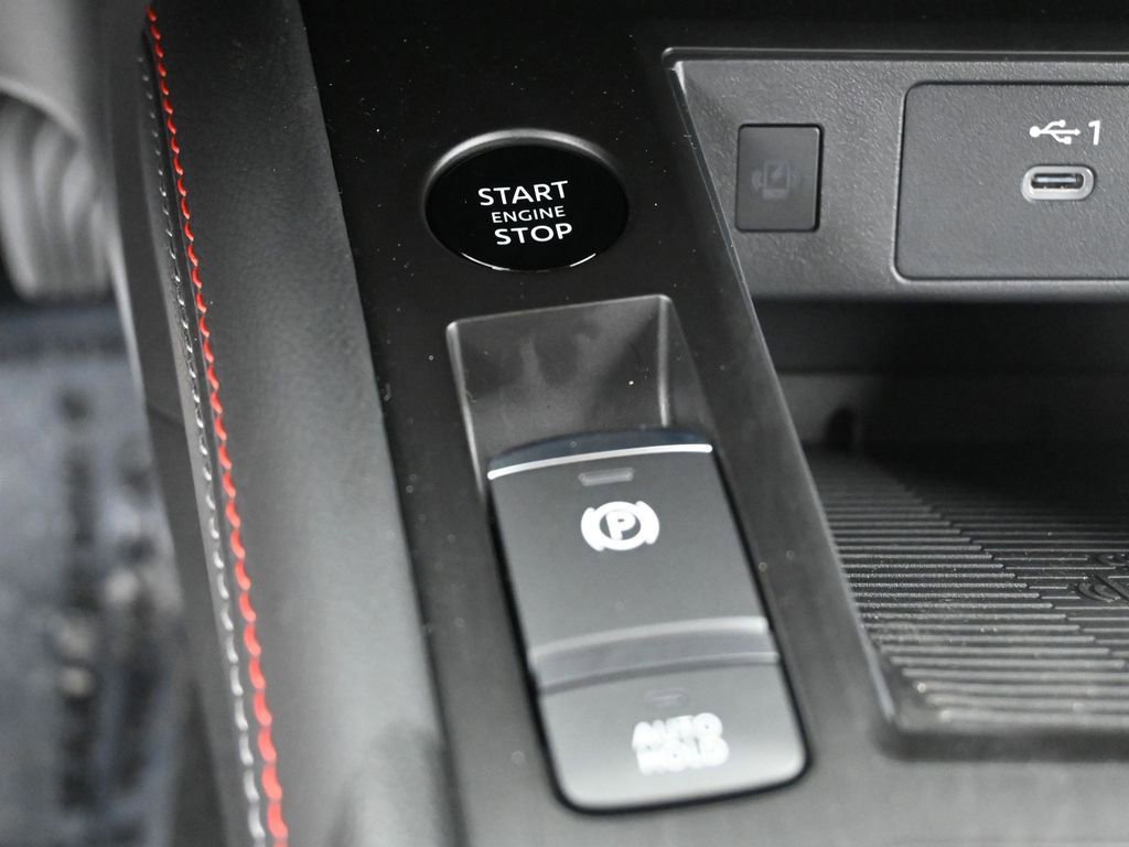 New 2026 Nissan Kicks SR w/ SR Premium Package AWD/4WD image 17