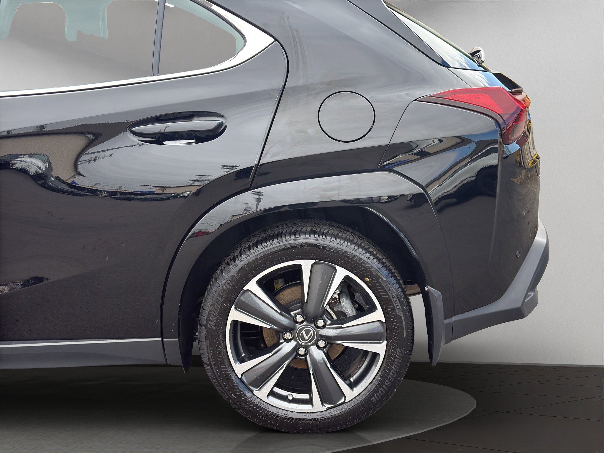 Used 2023 Lexus UX 250h AWD w/ Accessory Package (Z1) image 21