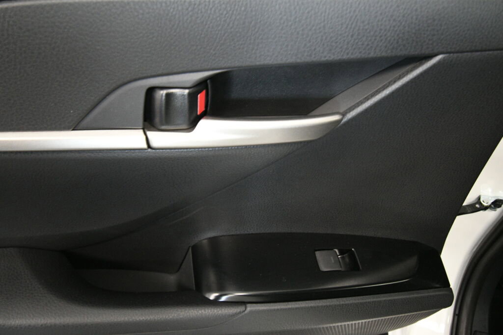 Used 2025 Toyota Camry LE image 20