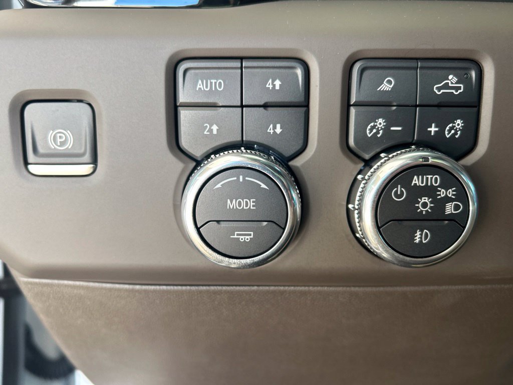 Used 2024 GMC Sierra 1500 Denali w/ Technology Package AWD/4WD image 26