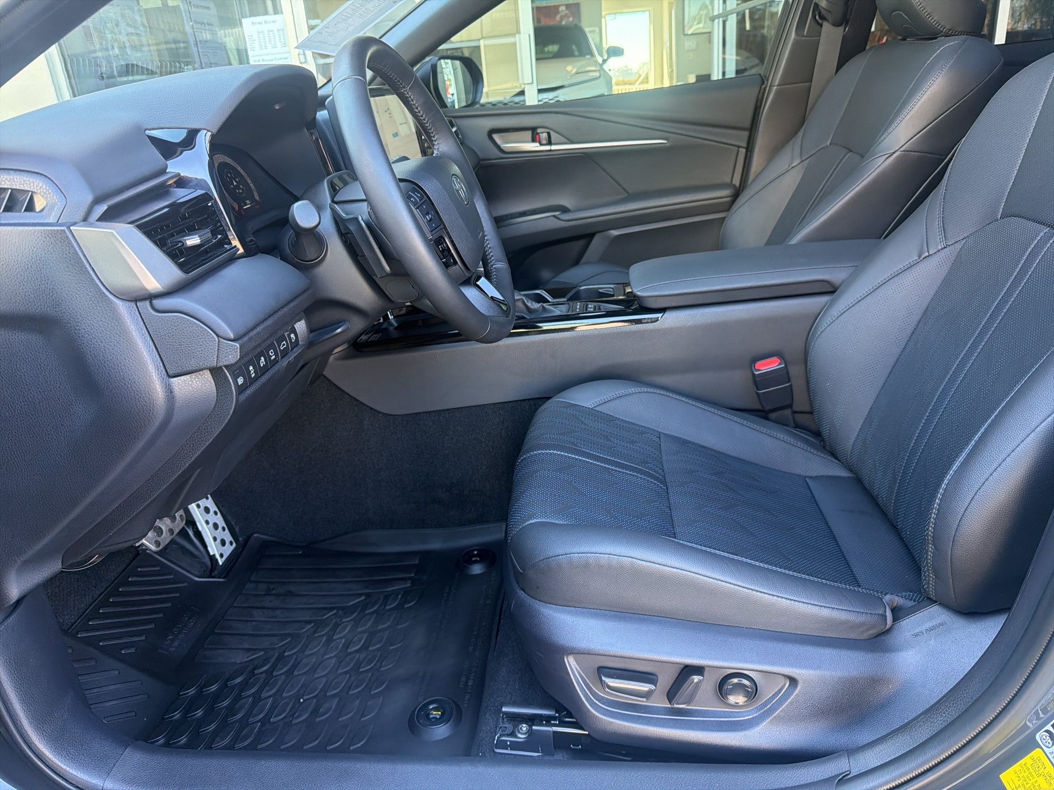 Used 2026 Toyota Camry XSE w/ Premium Plus Package FWD image 5