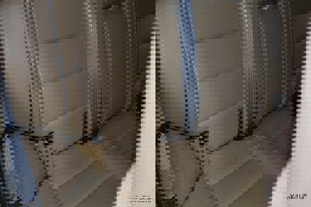 Used 2000 Land Rover Discovery image 24