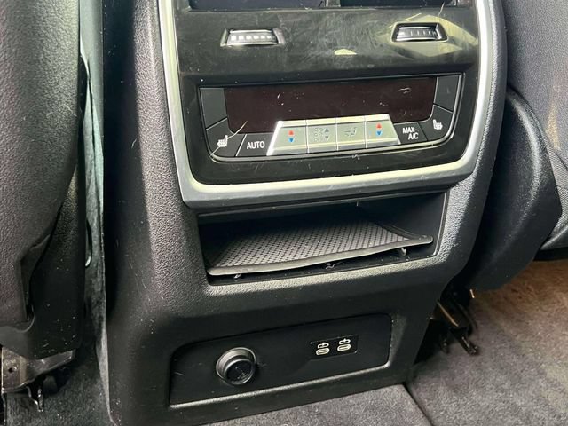 Used 2019 BMW X7 xDrive50i w/ Premium Package AWD/4WD image 18