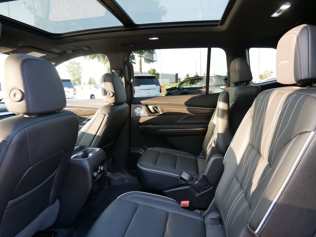Used 2025 Buick Enclave Avenir w/ Trailering Package, 5000 lbs. AWD/4WD image 10
