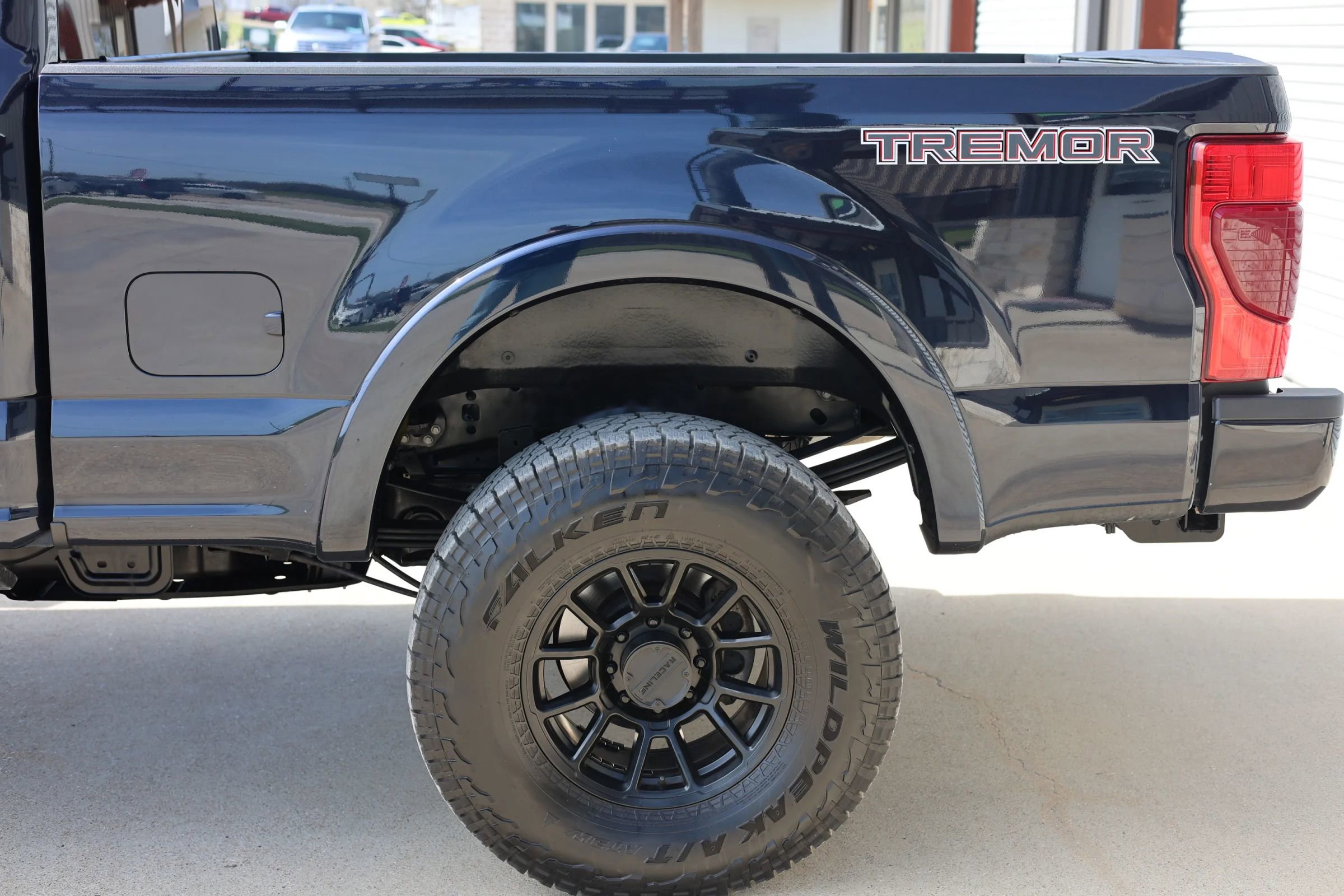 Used 2021 Ford F350 Platinum w/ Tremor Off-Road Package image 13