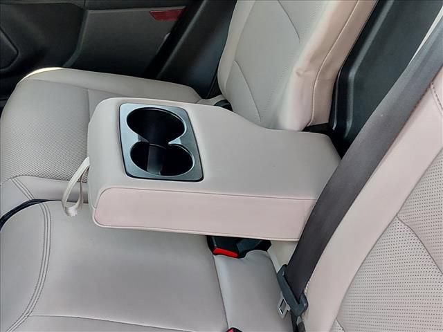 Used 2022 Ford Escape Titanium FWD image 15