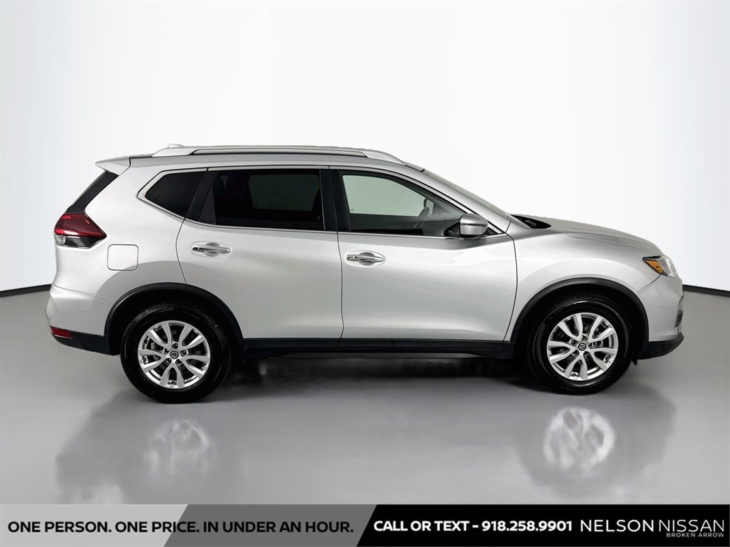 Used 2019 Nissan Rogue SV FWD image 4