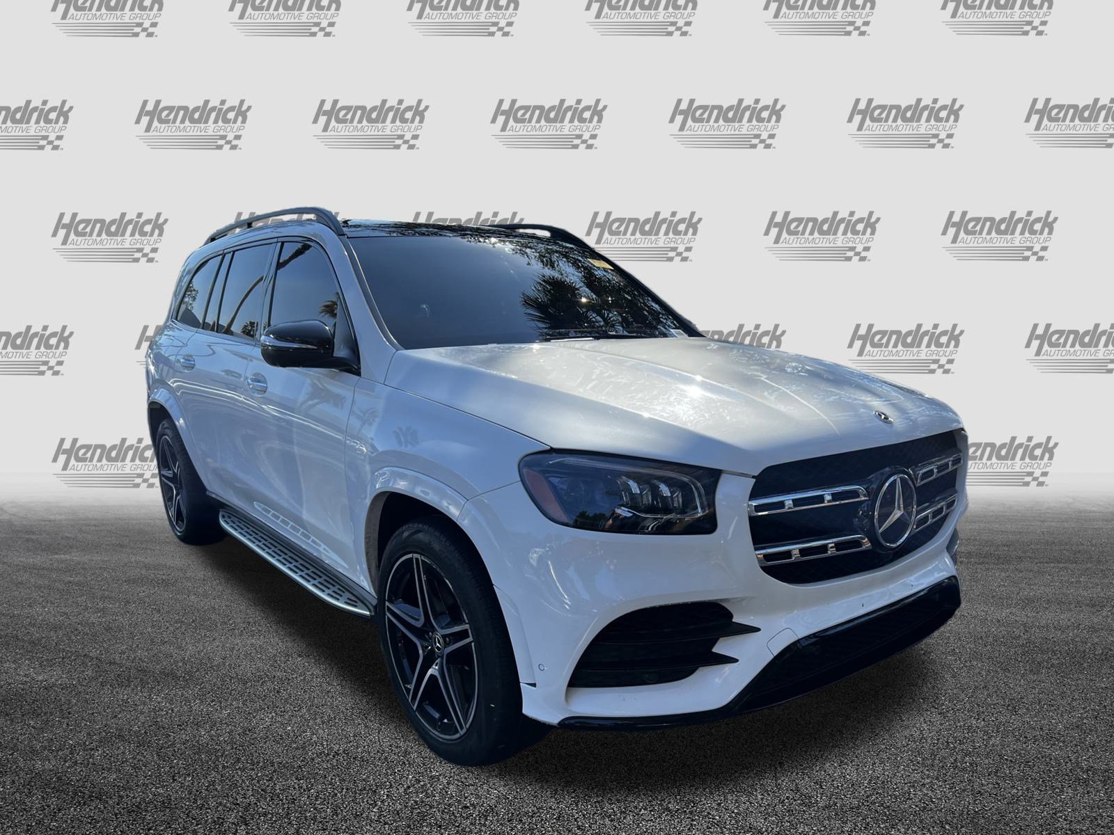 Used 2023 Mercedes-Benz GLS 450 450 4MATIC w/ AMG Line Exterior image 2