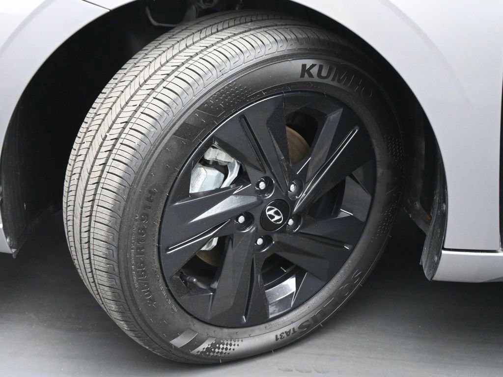 Used 2023 Hyundai Elantra Blue FWD image 18