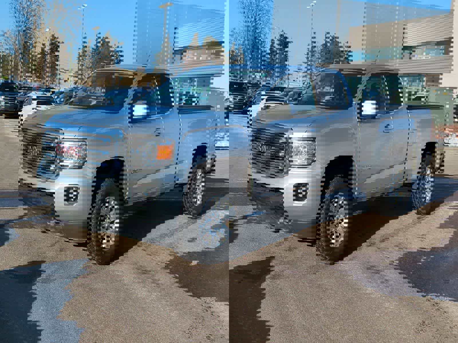 Used 2015 GMC Canyon SLE image 4