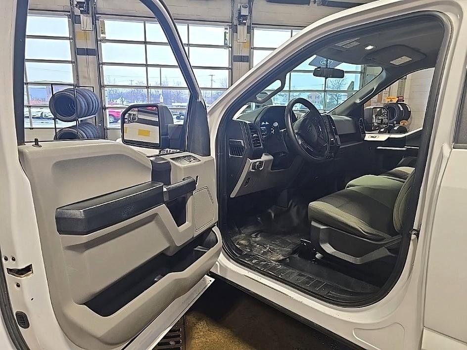 Used 2016 Ford F150 XL w/ Equipment Group 101A Mid image 9