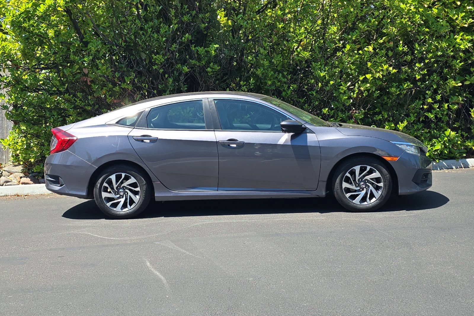 Used 2016 Honda Civic EX image 3