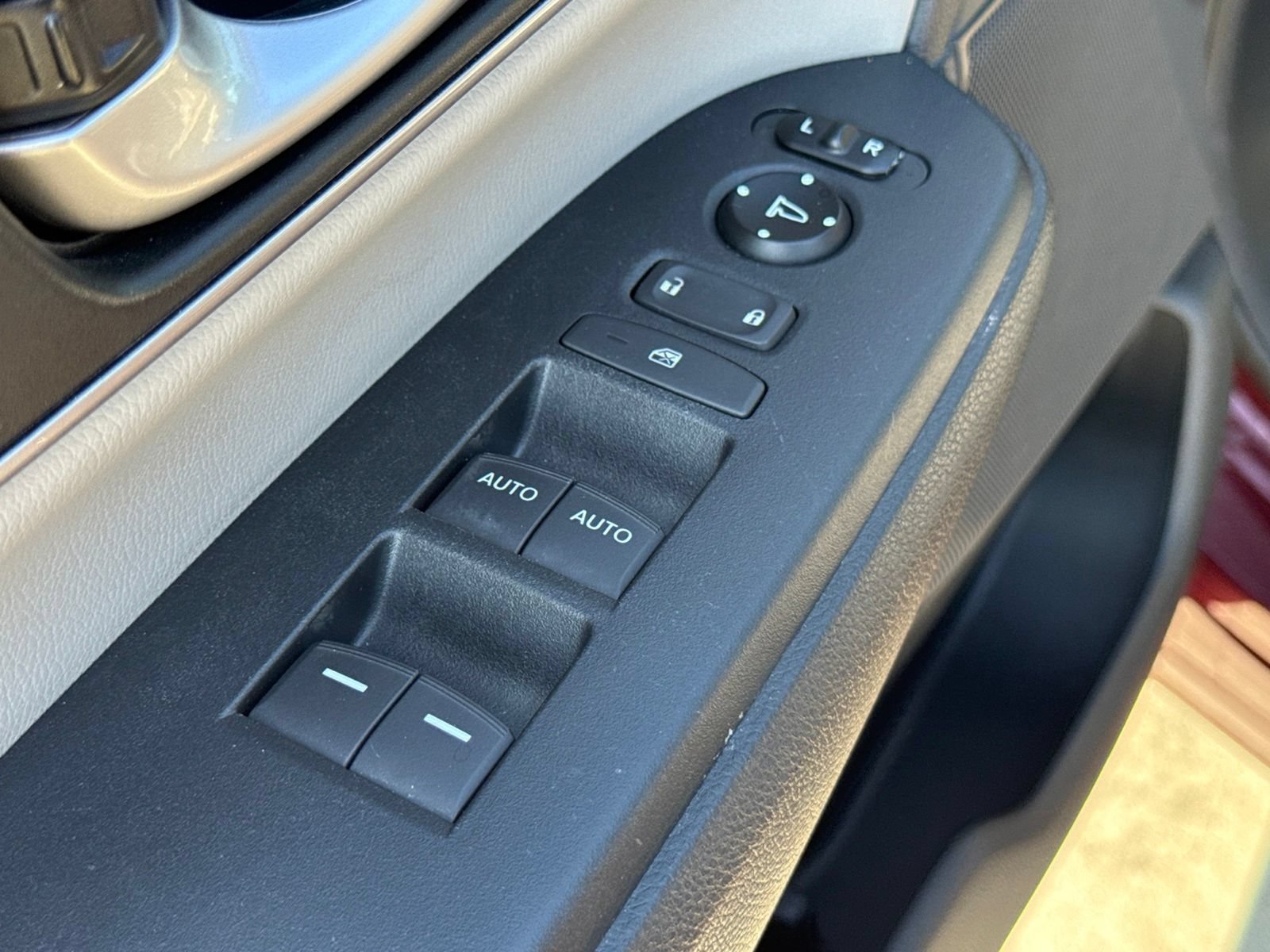 Used 2017 Honda CR-V EX-L image 23