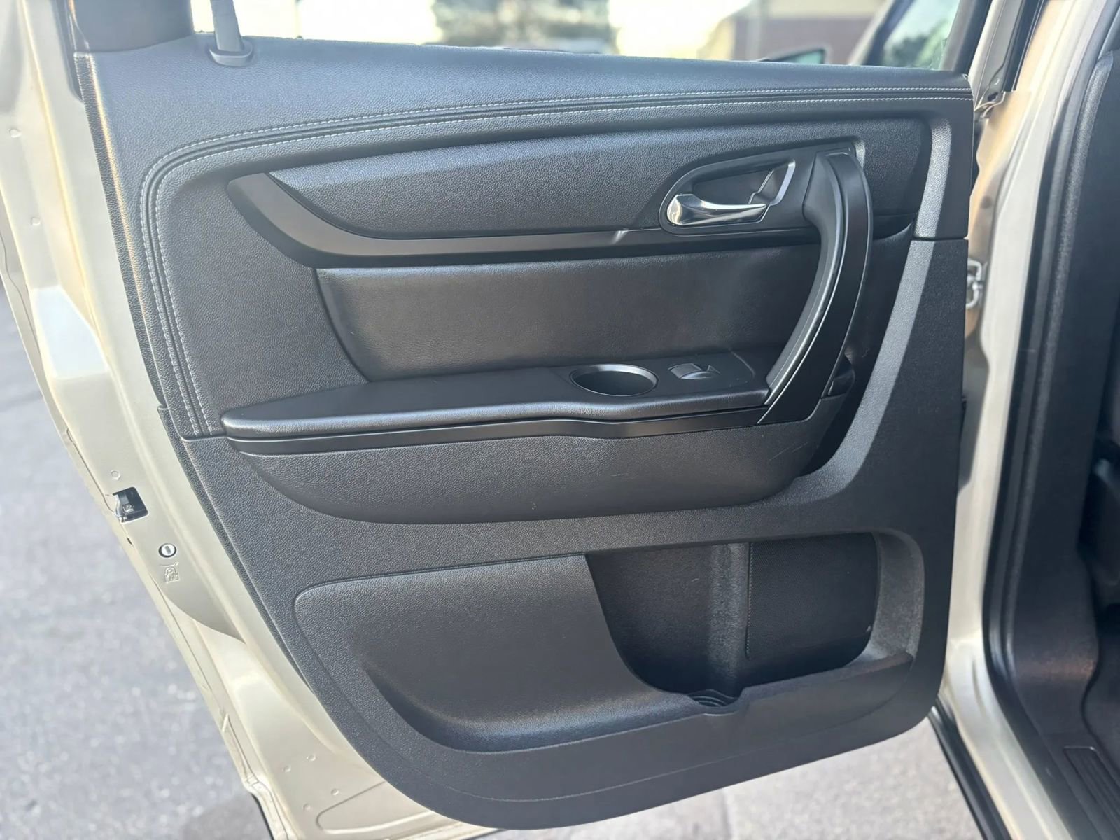 Used 2015 Chevrolet Traverse LT AWD/4WD image 16