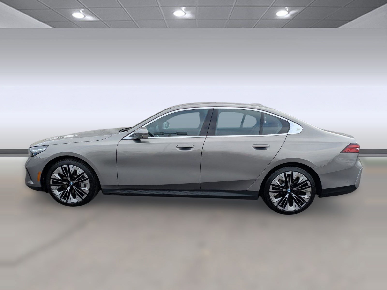 Certified 2025 BMW 530i RWD image 2