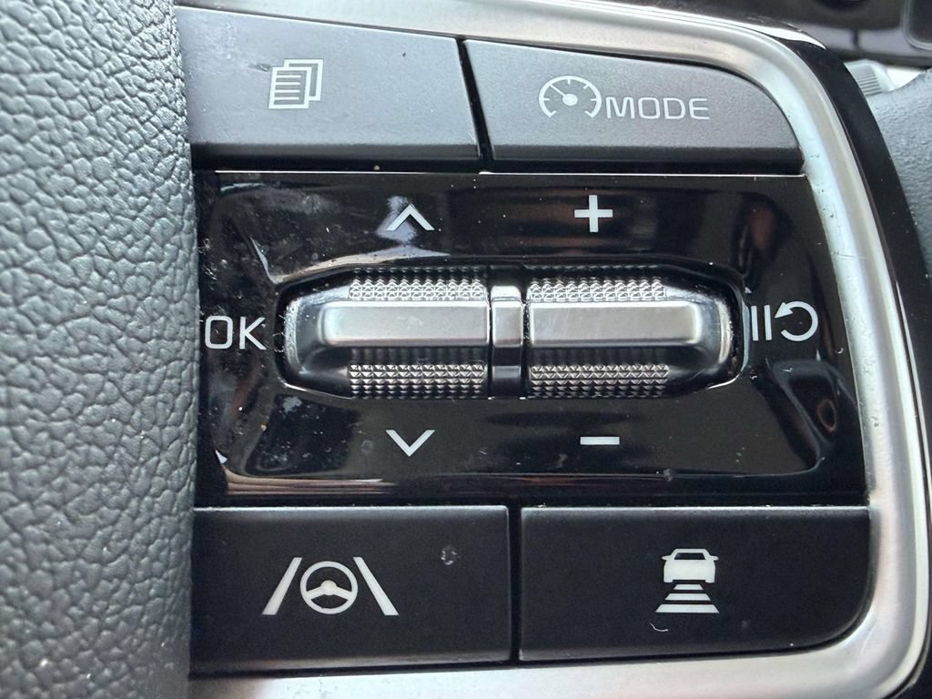 Used 2023 Kia Sorento EX w/ Panoramic Sunroof Package FWD image 16