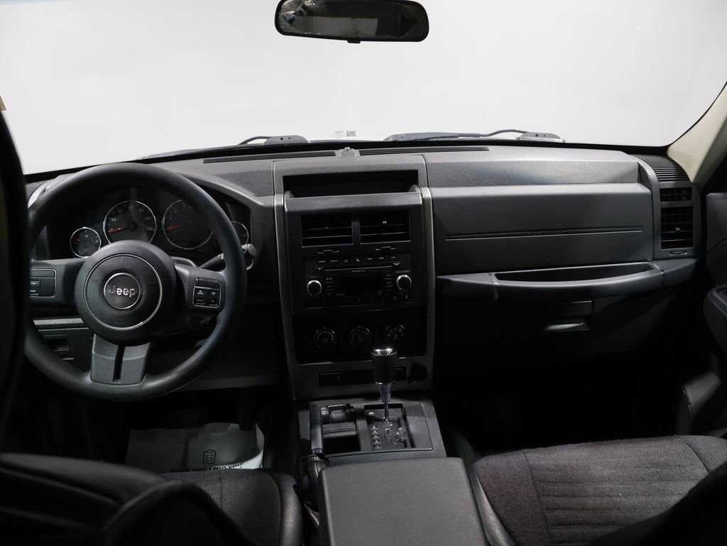 Used 2011 Jeep Liberty Sport AWD/4WD image 17