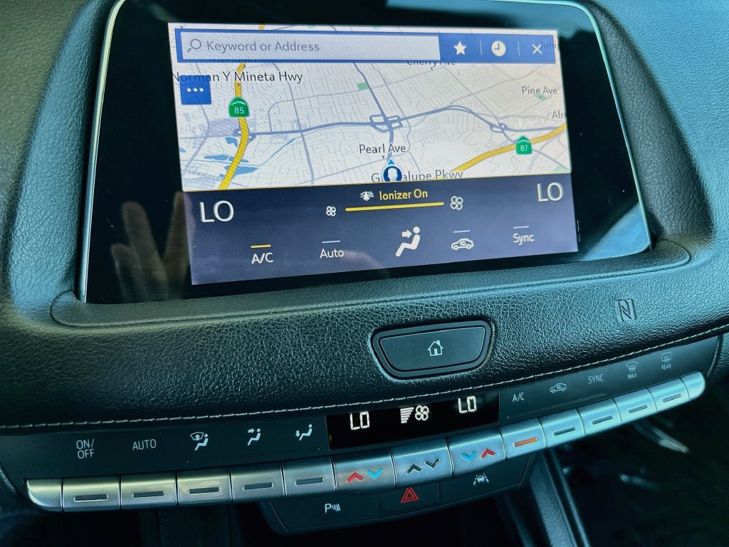 Used 2019 Cadillac XT4 Premium Luxury w/ Technology Package AWD/4WD image 16