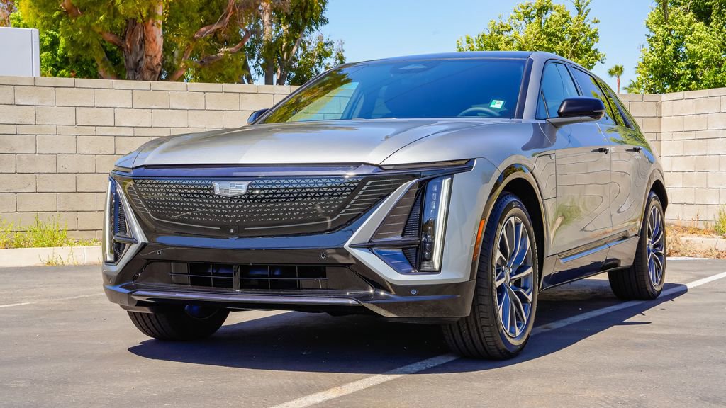 New 2026 Cadillac Lyriq Sport RWD image 2