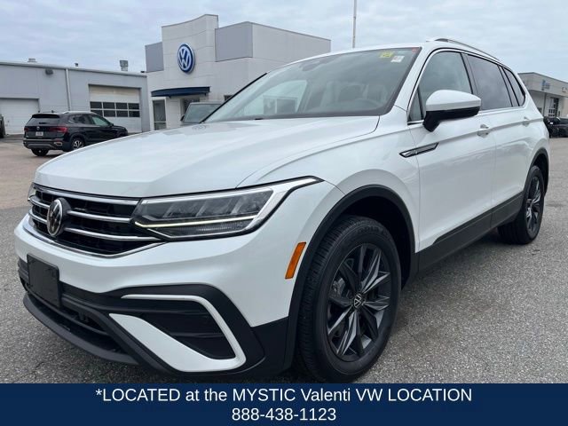 Certified 2023 Volkswagen Tiguan SE w/ Panoramic Sunroof Package AWD/4WD image 1
