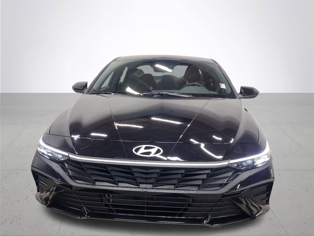 New 2025 Hyundai Elantra SEL image 3
