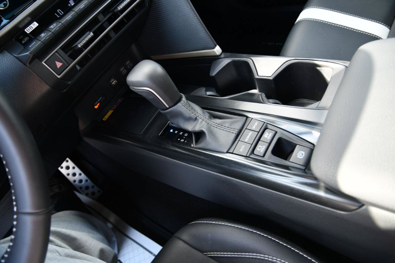 Used 2026 Toyota Camry SE FWD image 28