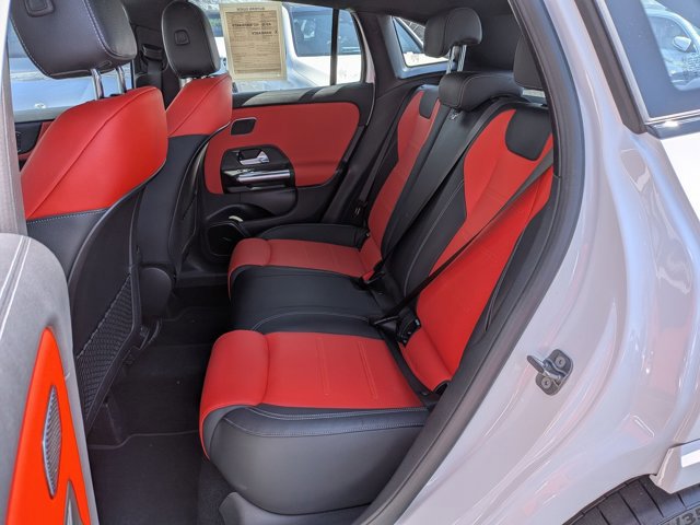 Used 2024 Mercedes-Benz GLA 35 AMG 4MATIC image 19