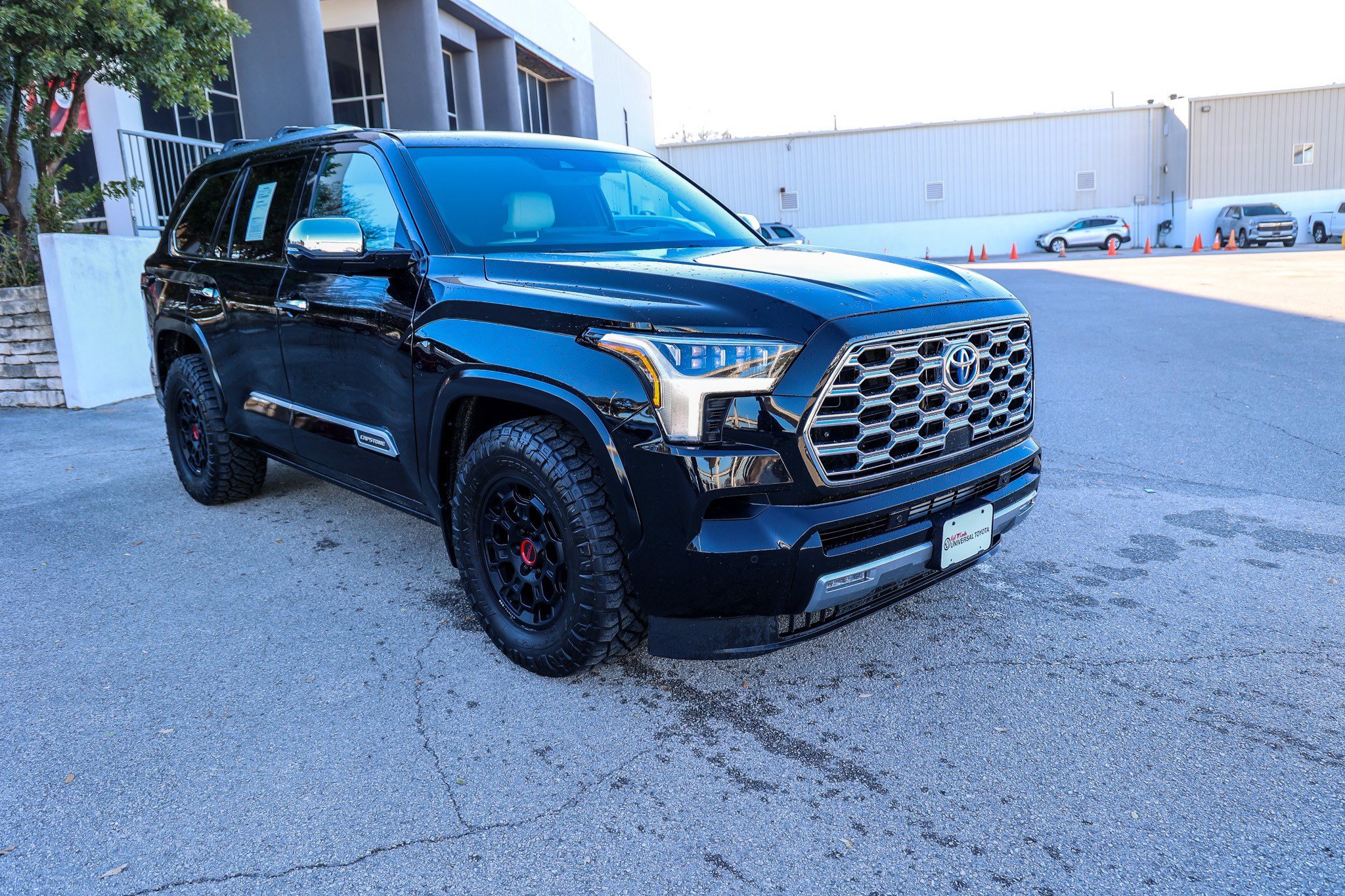 Used 2023 Toyota Sequoia Capstone image 7