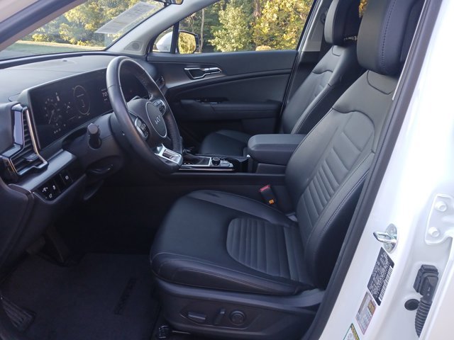 Used 2025 Kia Sportage SX image 12