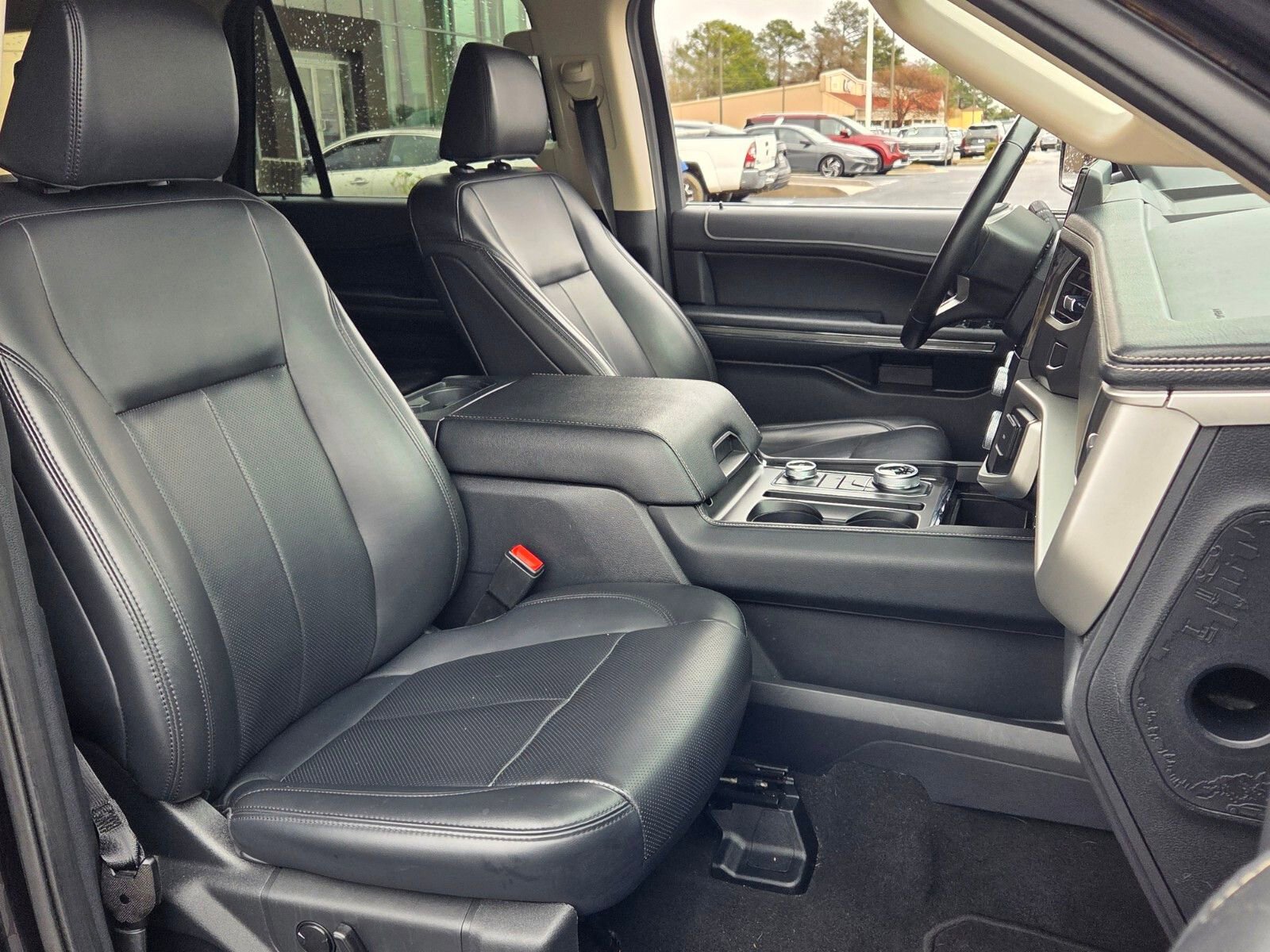 Used 2024 Ford Expedition Max XLT image 19