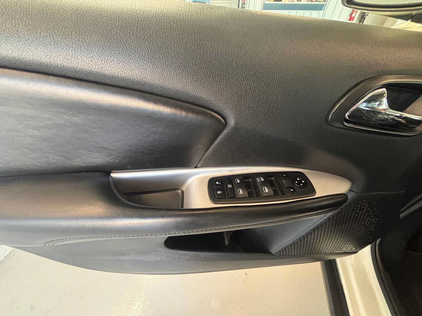 Used 2019 Dodge Journey SE w/ Connectivity Group FWD image 12