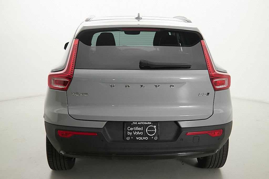 Certified 2025 Volvo XC40 B5 Ultra AWD/4WD image 8