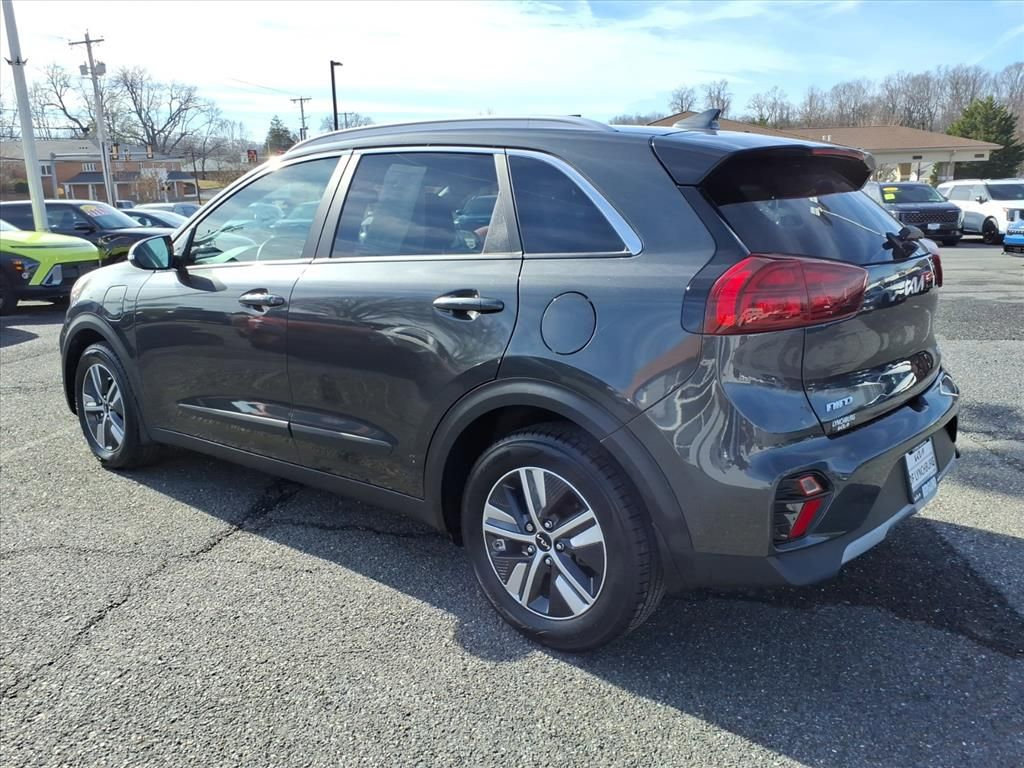 Used 2022 Kia Niro EX image 6