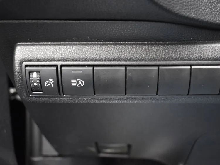 Used 2025 Toyota Corolla LE image 21