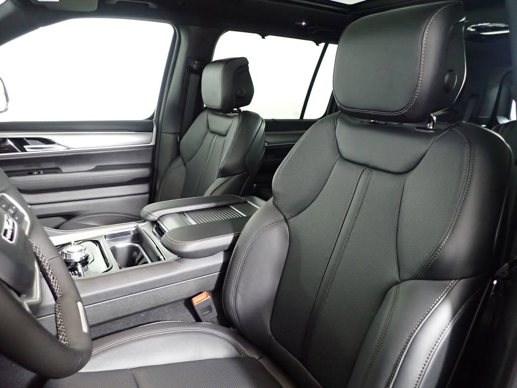 New 2026 Jeep Grand Wagoneer Limited AWD/4WD image 27