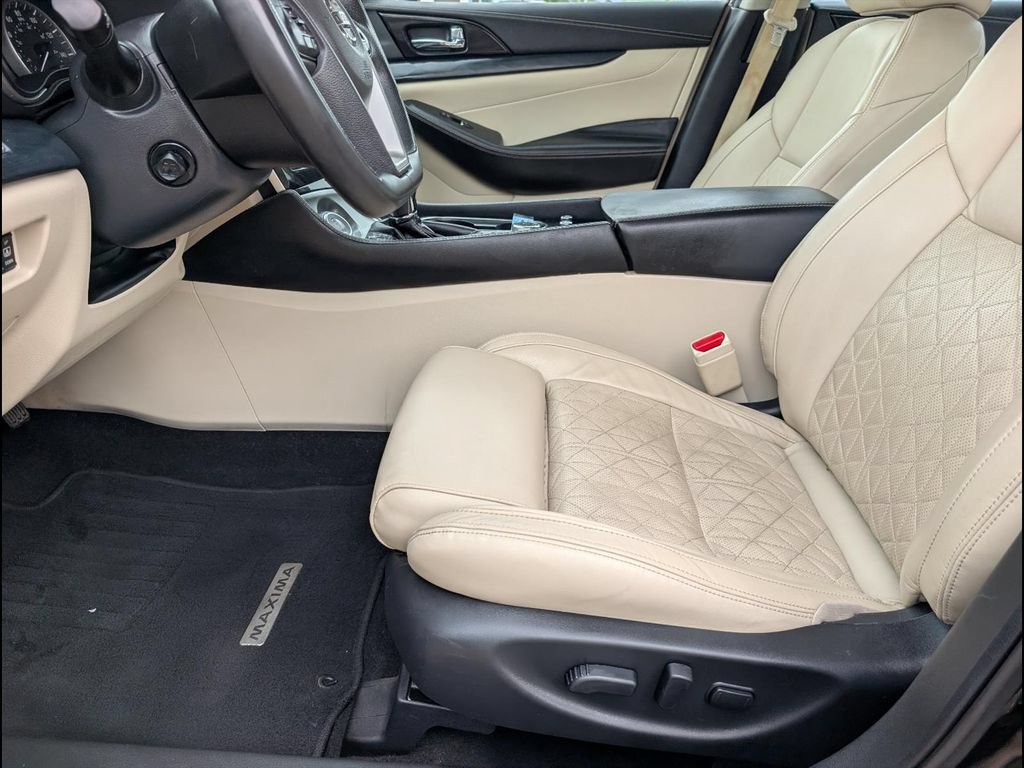 Used 2019 Nissan Maxima Platinum w/ Illumination Package FWD image 12