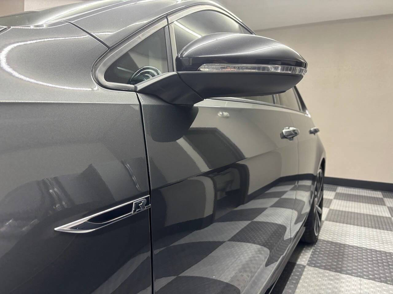 Used 2018 Volkswagen Golf 4-Door AWD/4WD image 16