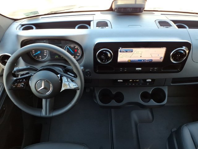 New 2025 Mercedes-Benz eSprinter 170 Cargo image 4