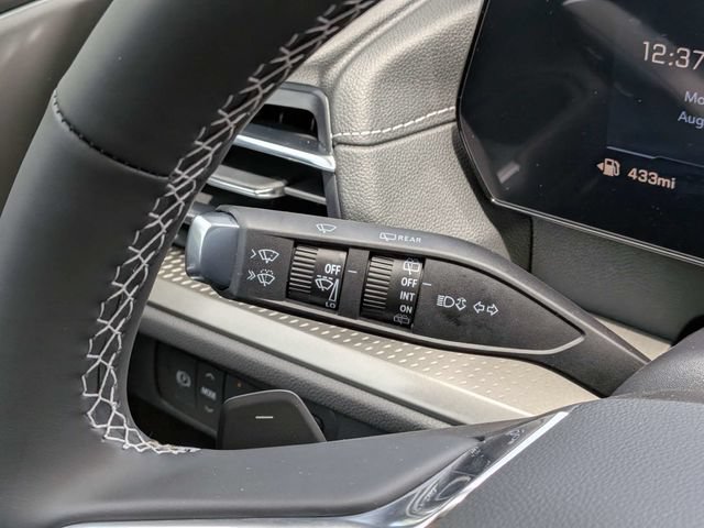 New 2027 Chevrolet Traverse LT w/ Driver Confidence Package FWD image 27