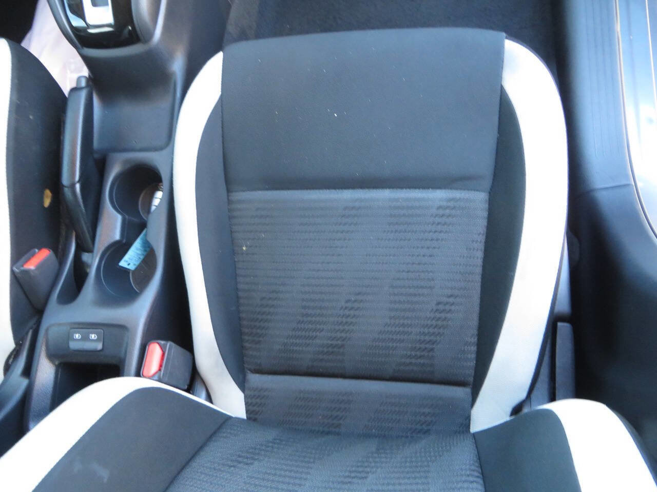 Used 2021 Nissan Versa SV image 42