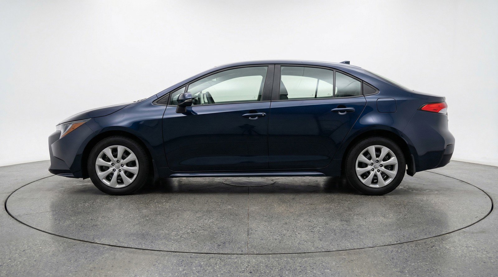 Used 2025 Toyota Corolla LE image 5